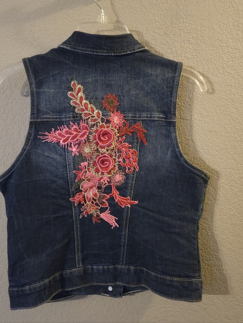 Maurices Womens Blue Denim Vest Large Embellished Pink Floral Applique & Pin